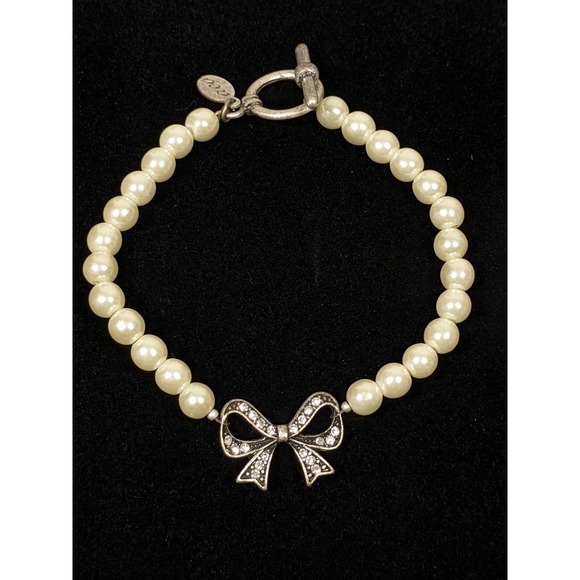 American Eagle Outfitters Jewelry - American Eagle AEO Faux Pearl Ribbon Bow Rhinestone Toggle Bracelet 7 inch